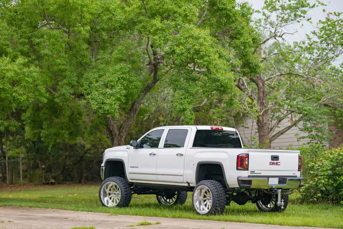 There are pros and cons to adding a lift kit to a truck